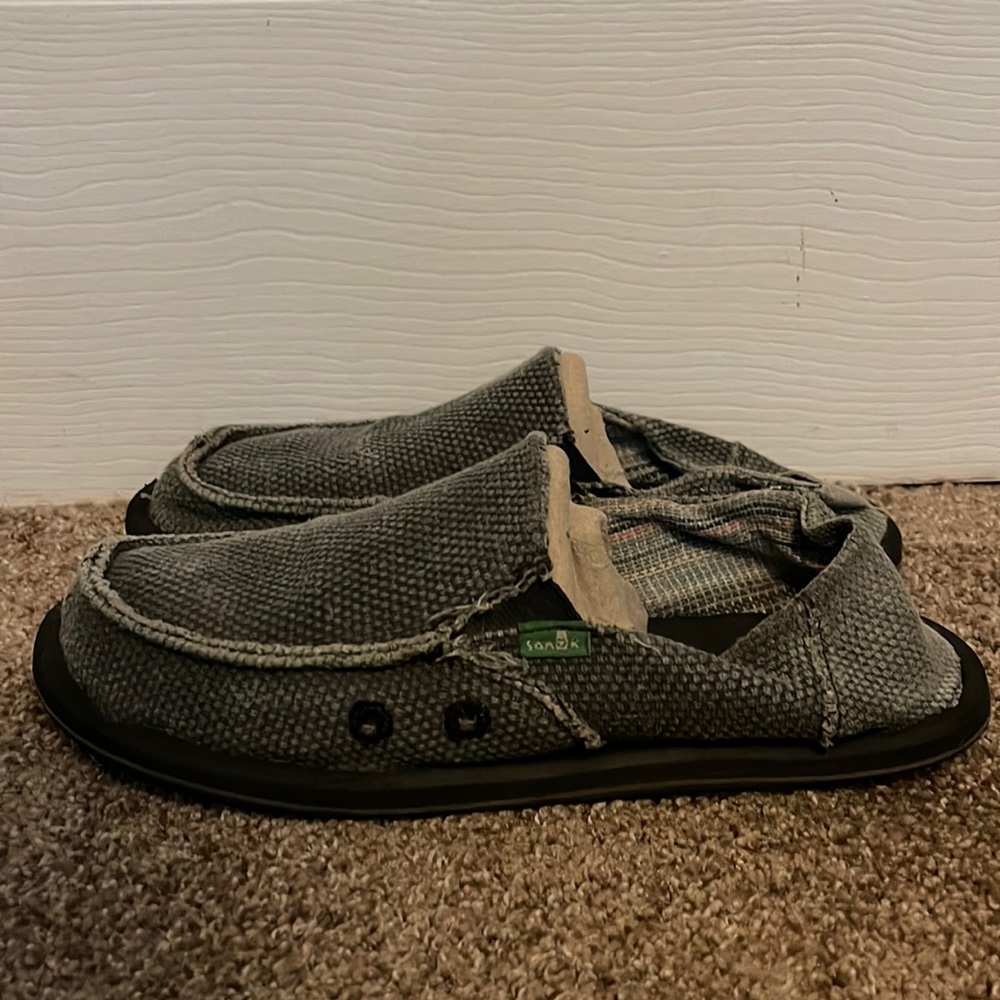 Sanuks
